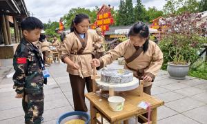 百里杜鹃方家坪景区：研学 露营  丰富旅游新业态